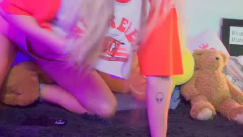 Lily Grace online show from December 7, 2:02 pm