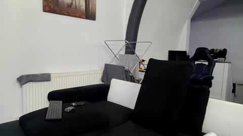 Snapshot of reallyman7 chatting on December 6, 6:15 am Ask me online show from December 6, 6:15 am