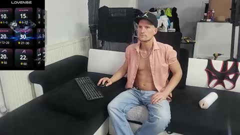 Snapshot of reallyman7 chatting on December 22, 1:13 am Ask me online show from December 22, 1:13 am