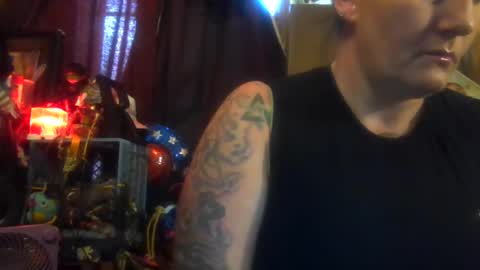 Snapshot of reallyredrum69th chatting on October 1, 8:59 pm reallyredrum69th online show from October 1, 8:59 pm