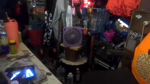 Snapshot of reallyredrum69th chatting on October 18, 5:43 am reallyredrum69th online show from October 18, 5:43 am