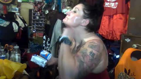 Snapshot of reallyredrum69th chatting on October 19, 6:25 am reallyredrum69th online show from October 19, 6:25 am