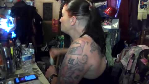 Snapshot of reallyredrum69th chatting on November 6, 5:36 pm reallyredrum69th online show from November 6, 5:36 pm