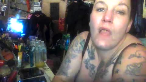 Snapshot of reallyredrum69th chatting on November 7, 4:29 pm reallyredrum69th online show from November 7, 4:29 pm