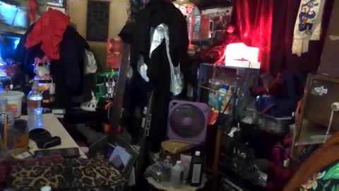 Snapshot of reallyredrum69th chatting on December 3, 2:41 am reallyredrum69th online show from December 3, 2:41 am