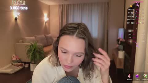 Snapshot of realsupermichael chatting on December 7, 11:18 am AliceEve online show from December 7, 11:18 am