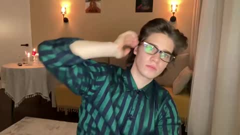 Snapshot of realsupermichael chatting on January 11, 6:44 pm AliceEve online show from January 11, 6:44 pm