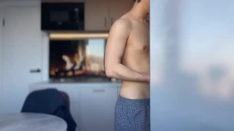 Snapshot of realsupermichael chatting on February 19, 12:44 pm AliceEve online show from February 19, 12:44 pm