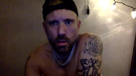 Snapshot of realzilla69 chatting on December 17, 3:17 am realzilla69 online show from December 17, 3:17 am