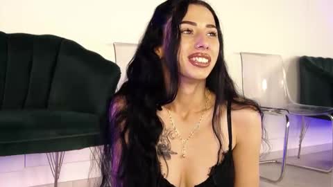 rebbeccaray online show from December 17, 8:26 pm