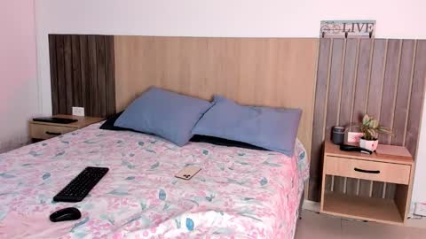 Snapshot of rebeca_cortez1 chatting on November 10, 8:08 pm I invite you to my birthday on November 3th online show from November 10, 8:08 pm