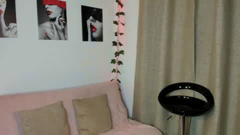 Rebeca Marchetti online show from July 21, 1:02 pm