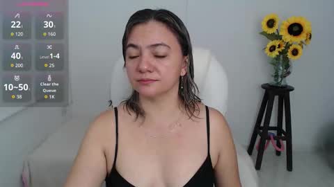 Snapshot of rebeca_milf chatting on October 19, 11:11 am REBECA online show from October 19, 11:11 am