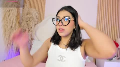 rebeca_taylor_ online show from March 29, 12:27 pm