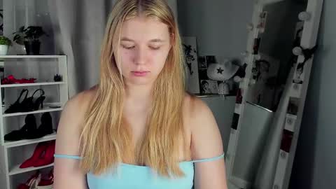 rebecca_____ online show from November 25, 4:23 am