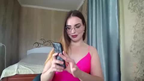 Snapshot of rebecca_ccaa chatting on June 8, 10:37 am Rebecca online show from June 8, 10:37 am