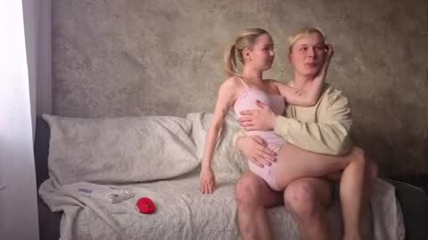 rebecca_david online show from April 22, 12:07 pm