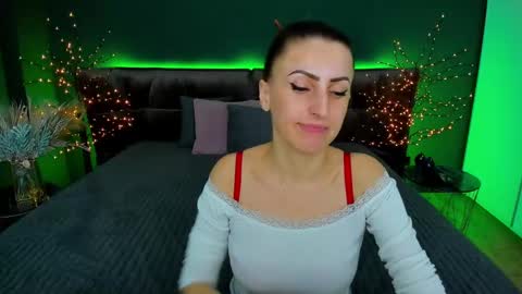 rebecca_diamonds online show from January 26, 12:33 pm