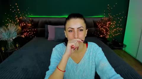 rebecca_diamonds online show from February 2, 9:40 am