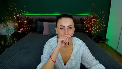 rebecca_diamonds online show from February 2, 3:49 pm