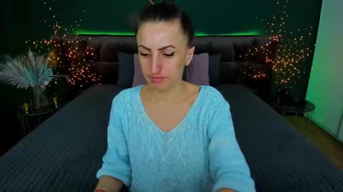 rebecca_diamonds online show from February 11, 6:40 am