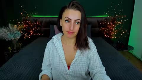 rebecca_diamonds online show from February 12, 1:37 pm