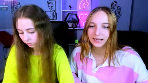 Snapshot of rebecca_smile_ chatting on October 7, 5:37 am rebecca_smile_ online show from October 7, 5:37 am