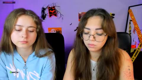 Snapshot of rebecca_smile_ chatting on October 22, 5:52 am rebecca_smile_ online show from October 22, 5:52 am