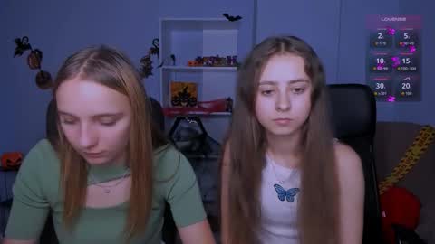 Snapshot of rebecca_smile_ chatting on October 23, 1:10 pm rebecca_smile_ online show from October 23, 1:10 pm