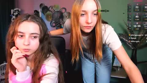 Snapshot of rebecca_smile_ chatting on December 2, 1:28 pm rebecca_smile_ online show from December 2, 1:28 pm