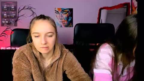 Snapshot of rebecca_smile_ chatting on December 14, 10:09 am rebecca_smile_ online show from December 14, 10:09 am