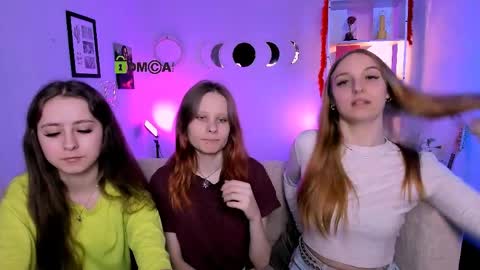 rebecca_smile_ online show from April 7, 12:27 pm