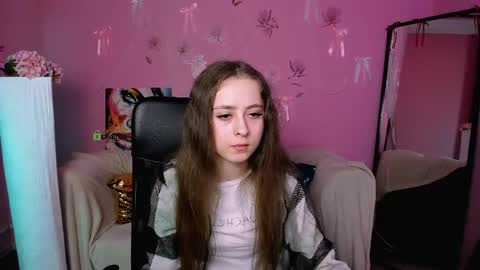 rebecca_smile_ online show from April 20, 12:19 pm