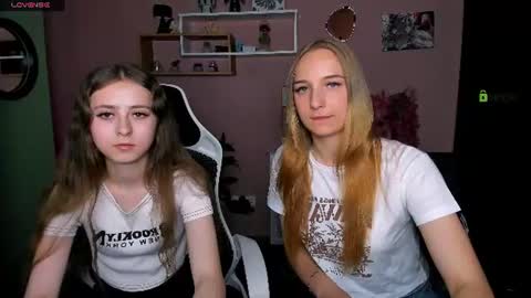 rebecca_smile_ online show from June 10, 12:26 pm