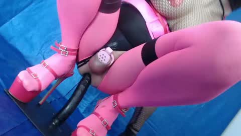 Snapshot of rebeccalachaude chatting on March 8, 8:55 am Rebeccalachaude online show from March 8, 8:55 am