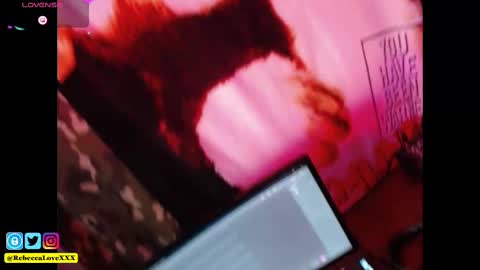 Snapshot of rebeccalovexxx chatting on February 11, 5:16 am Rebecca Love online show from February 11, 5:16 am