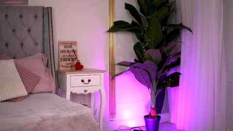 Rebecca online show from April 1, 7:53 am