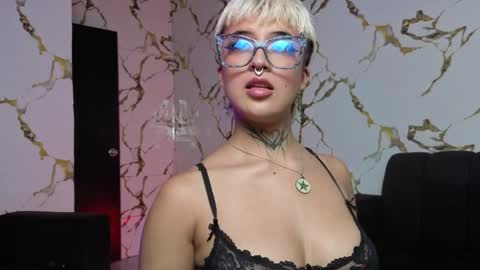 Snapshot of rebeka_baker chatting on March 31, 12:01 am REBEKA online show from March 31, 12:01 am