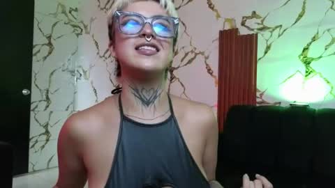 Snapshot of rebeka_baker chatting on April 13, 1:49 pm REBEKA online show from April 13, 1:49 pm