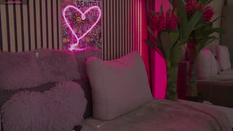 rebeldools online show from April 15, 5:09 pm