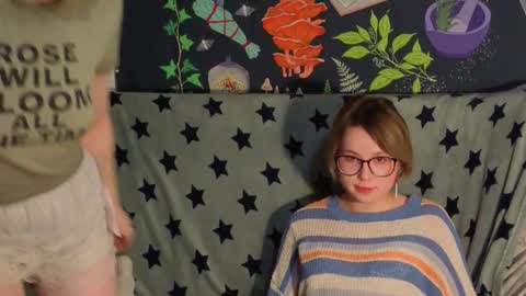 Snapshot of reborn_elf chatting on December 18, 10:05 pm Lara online show from December 18, 10:05 pm