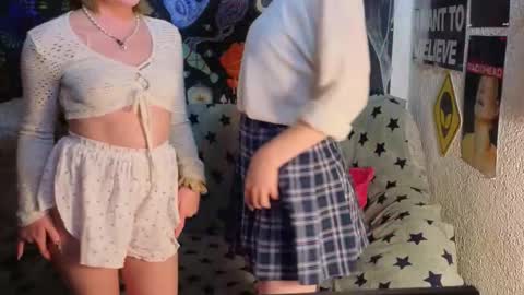 Snapshot of reborn_elf chatting on December 19, 9:33 pm Lara online show from December 19, 9:33 pm