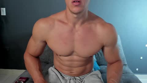 twitter REECET26 instagram RECCETAYLOR online show from January 25, 3:40 am