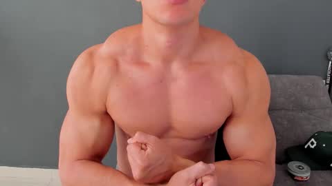 twitter REECET26 instagram RECCETAYLOR online show from October 4, 4:05 pm