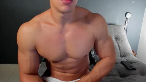 twitter REECET26 instagram RECCETAYLOR online show from October 8, 12:41 am