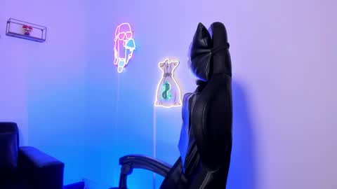 Snapshot of red_4kt chatting on March 25, 9:54 pm red_4kt online show from March 25, 9:54 pm