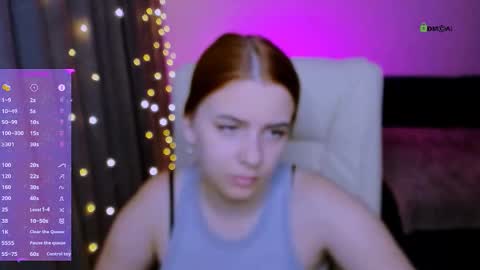 Snapshot of red__dizzy chatting on October 29, 12:57 am red__dizzy online show from October 29, 12:57 am