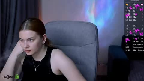 Snapshot of red__dizzy chatting on June 7, 7:39 pm red__dizzy online show from June 7, 7:39 pm