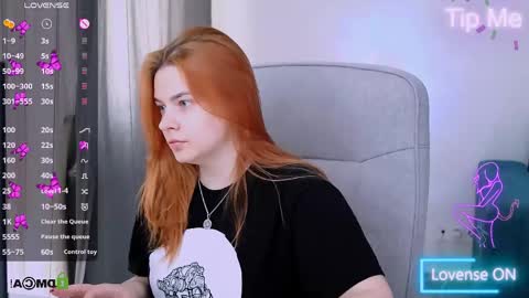 Snapshot of red__dizzy chatting on June 9, 7:53 am red__dizzy online show from June 9, 7:53 am