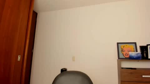 red_flower203 online show from January 5, 4:58 am